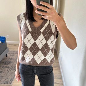 Oak and Fort Brown Sweater Vest